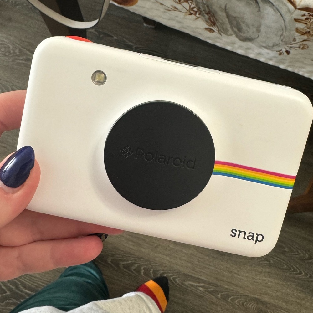 polaroid snap camera